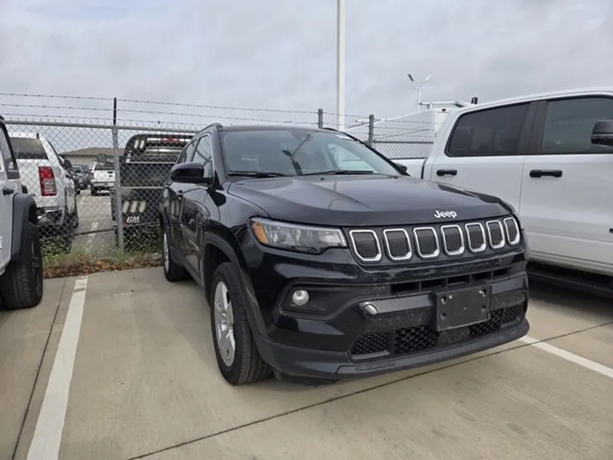 2022 Jeep Compass Latitude photo 1