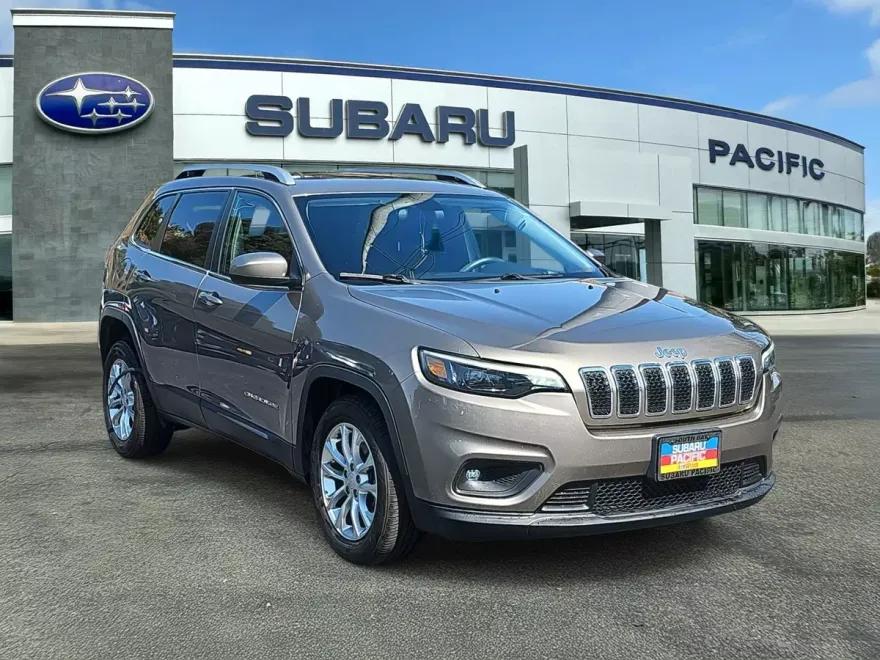 2019 Jeep Cherokee Latitude photo 1