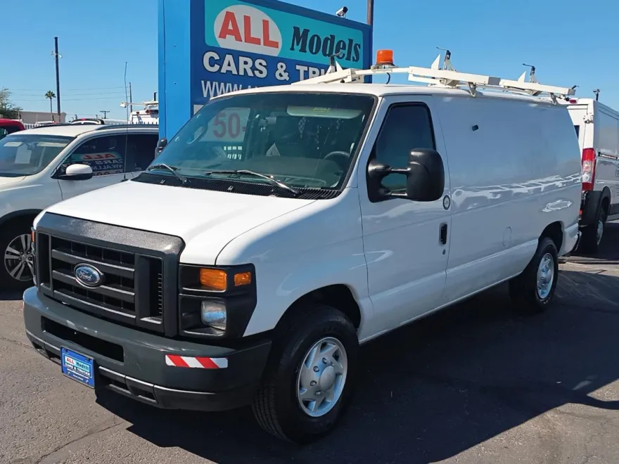2009 Ford E-250 photo 1
