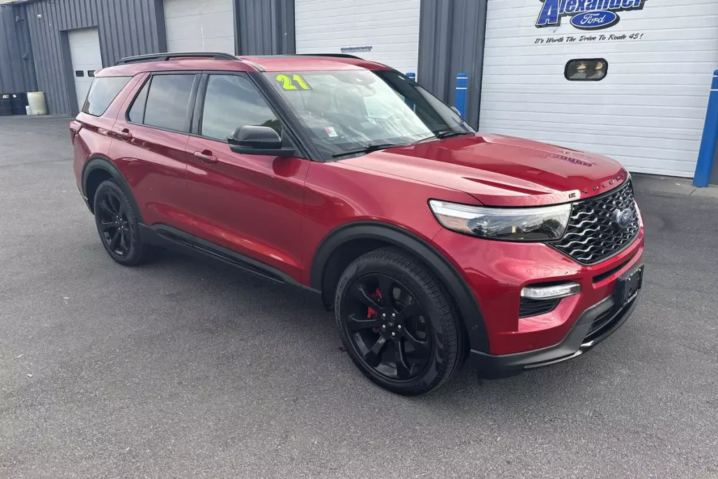 2021 Ford Explorer ST photo 1