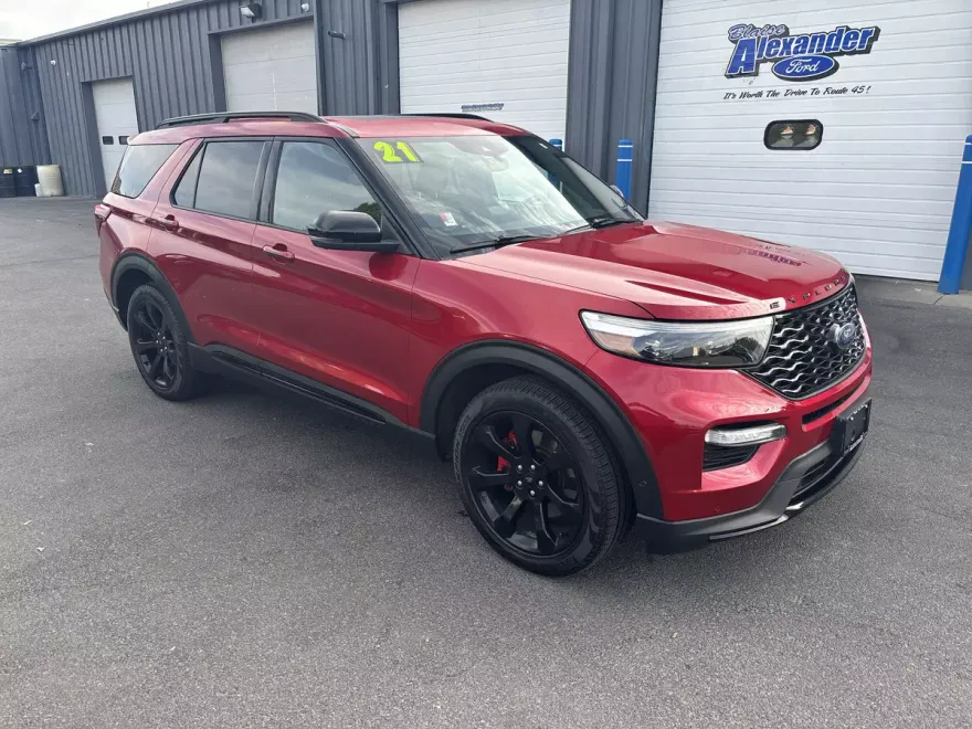 2021 Ford Explorer ST photo 1