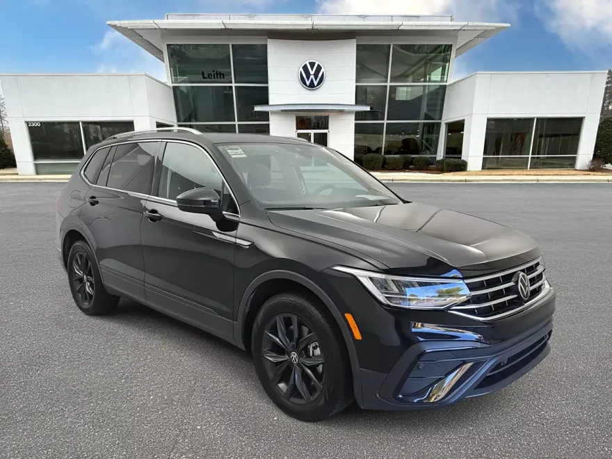 2024 Volkswagen Tiguan SE Wolfsburg Edition photo 1