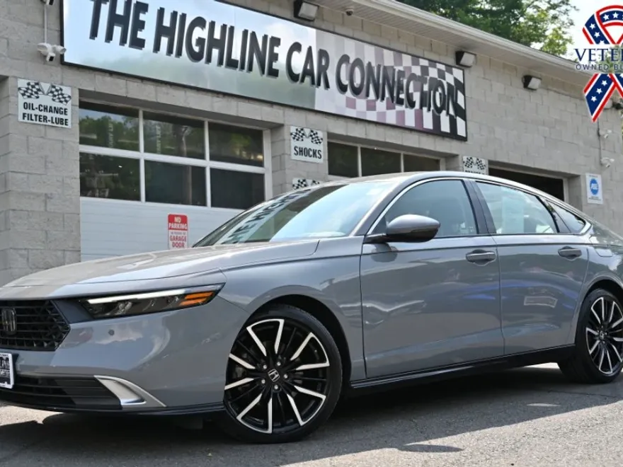 2023 Honda Accord Hybrid Touring photo 1