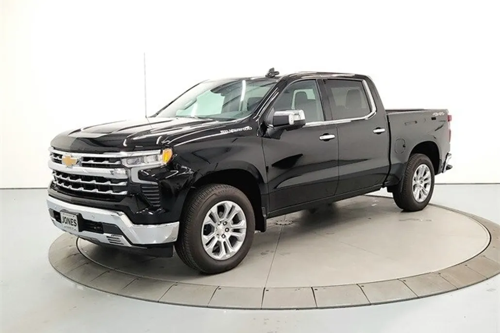 2025 Chevrolet Silverado 1500 LTZ photo 1