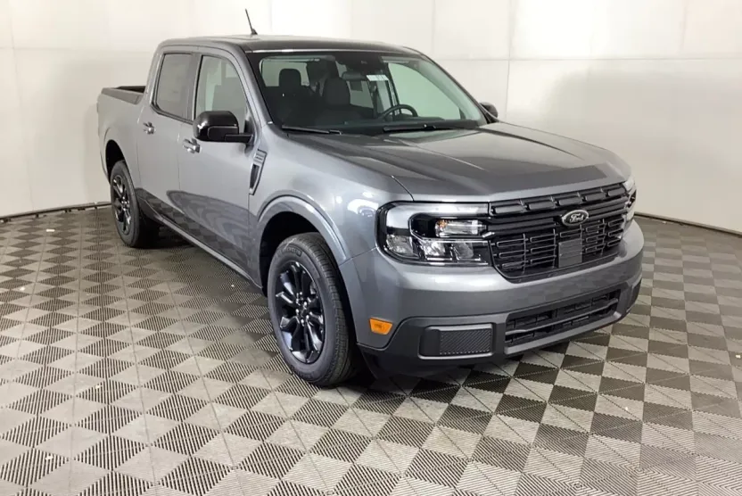 2024 Ford Maverick Lariat photo 1