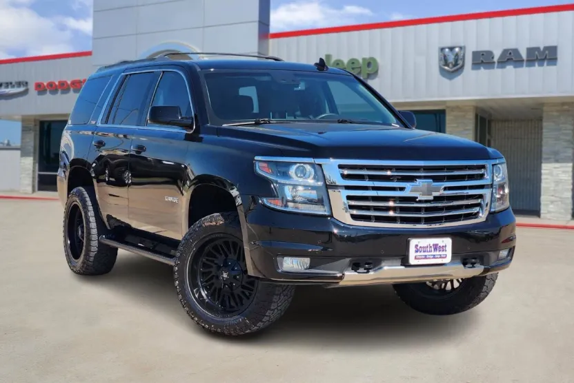 2018 Chevrolet Tahoe LT photo 1