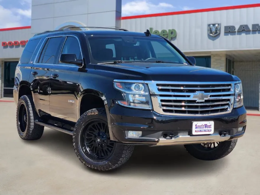 2018 Chevrolet Tahoe LT photo 1