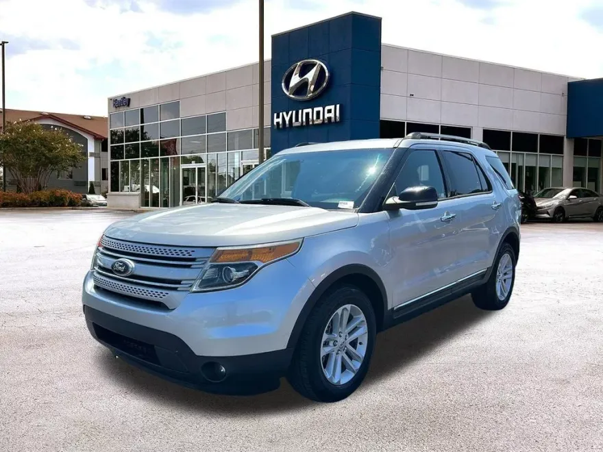 2014 Ford Explorer XLT photo 1