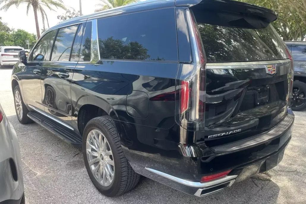 2023 Cadillac Escalade ESV Premium Luxury photo 1