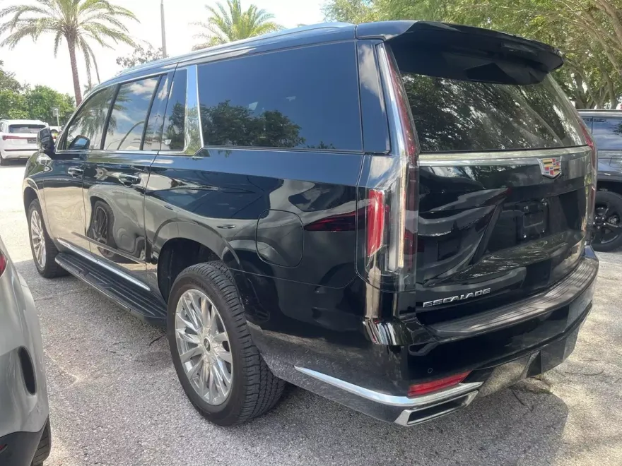 2023 Cadillac Escalade ESV Premium Luxury photo 1
