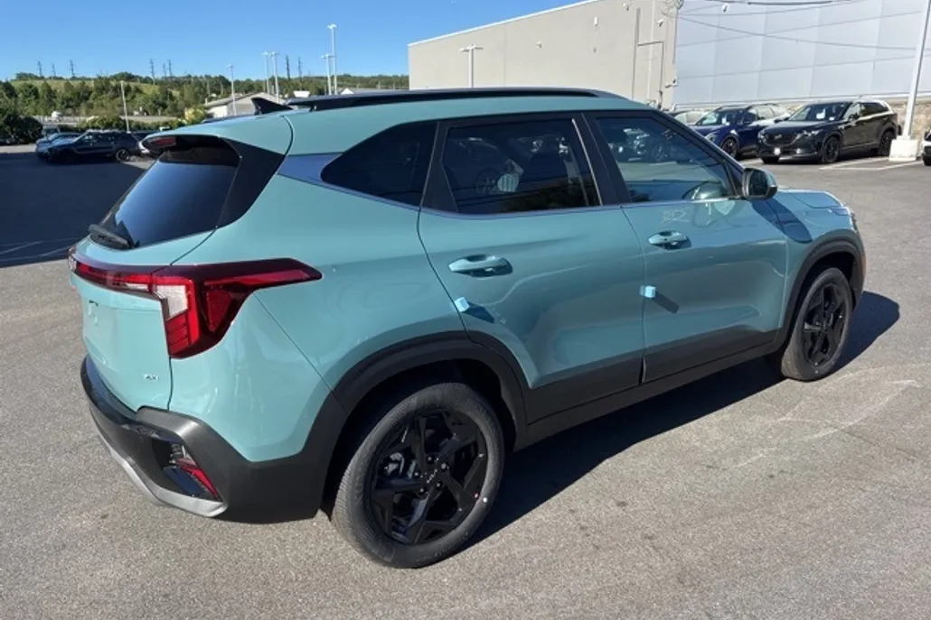 2026 Kia Seltos EX photo 1