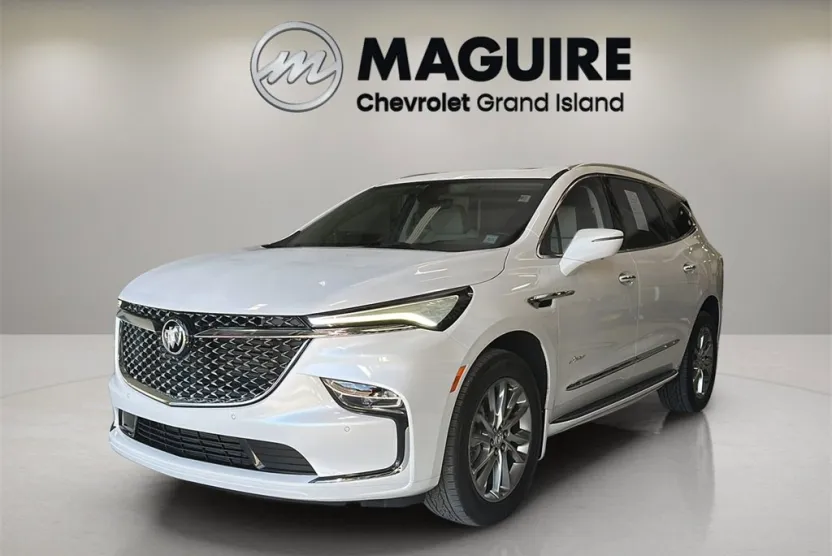 2023 Buick Enclave Avenir photo 1
