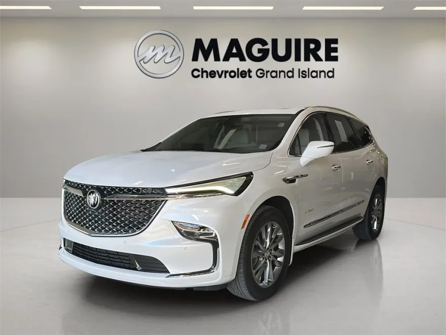 2023 Buick Enclave Avenir photo 1