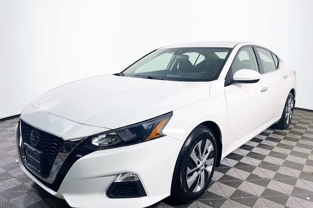 2022 Nissan Altima 2.5 S photo 1