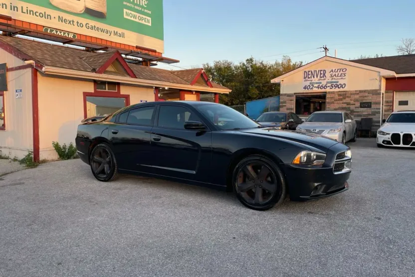 2014 Dodge Charger SXT photo 1