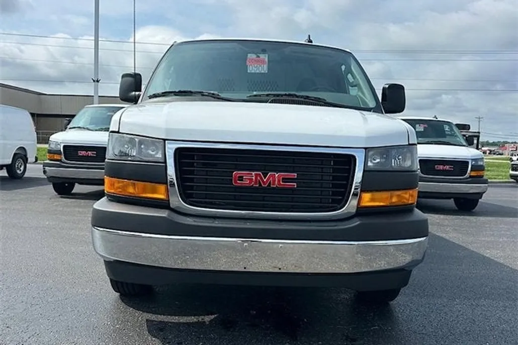 2025 Gmc Savana Cargo 2500 photo 1