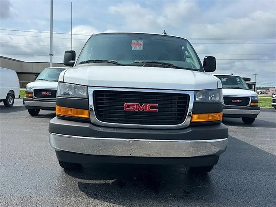 2025 Gmc Savana Cargo 2500 photo 1