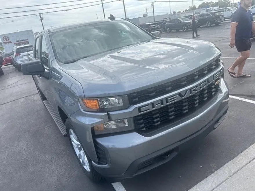 2021 Chevrolet Silverado 1500 Custom photo 1