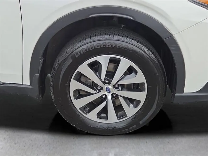 2022 Subaru Outback Premium photo 1