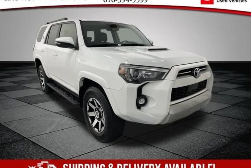 2024 Toyota 4Runner TRD Off-Road Premium photo 1