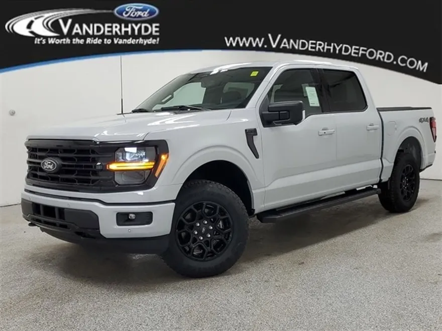 2025 Ford F-150 XLT photo 1