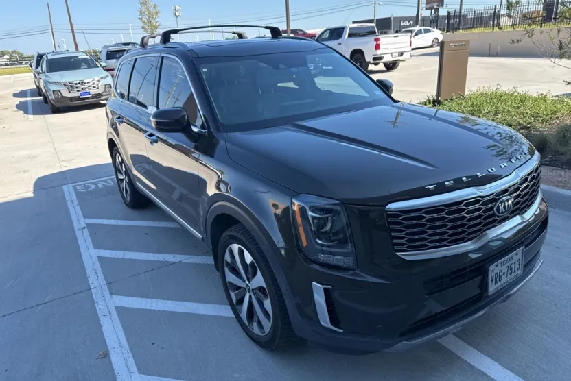 2020 Kia Telluride S photo 1