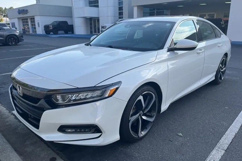2018 Honda Accord Sport 2.0T photo 1
