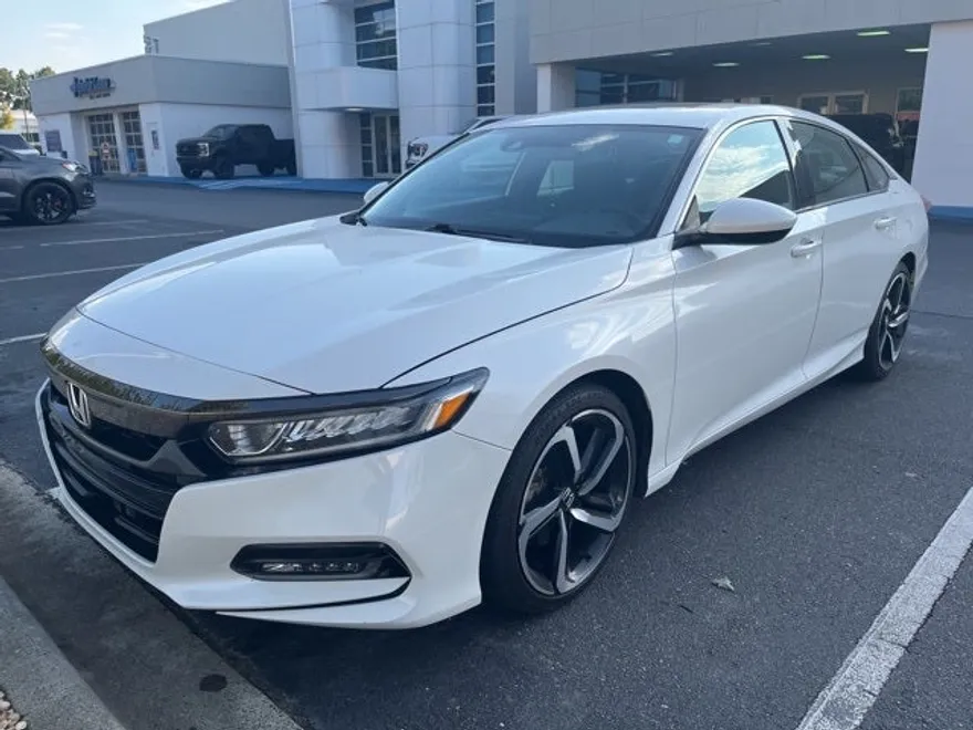 2018 Honda Accord Sport 2.0T photo 1
