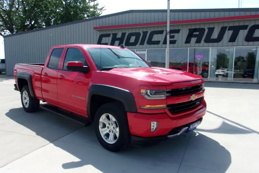 2016 Chevrolet Silverado 1500 LT photo 1
