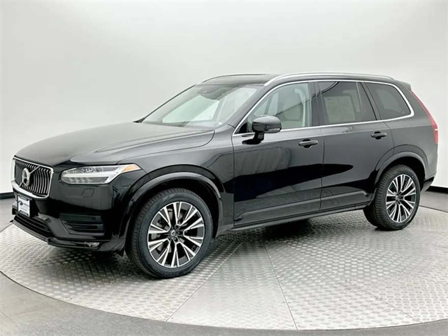 2022 Volvo XC90 T5 Momentum photo 1
