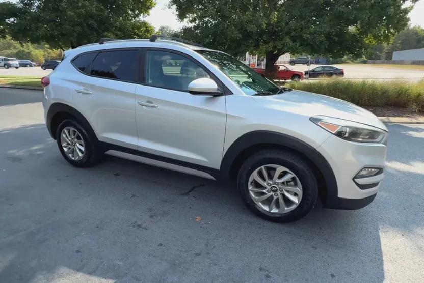 2017 Hyundai Tucson SE photo 1