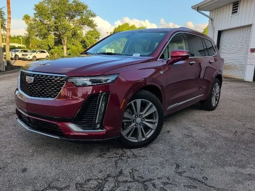 2025 Cadillac XT6 Premium Luxury photo 1