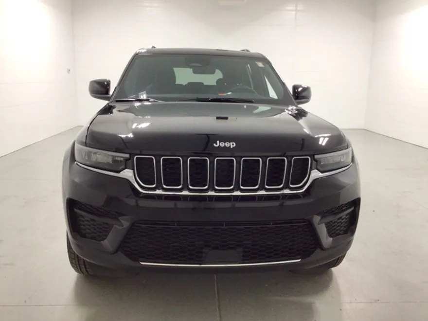 2025 Jeep Grand Cherokee Laredo X photo 1