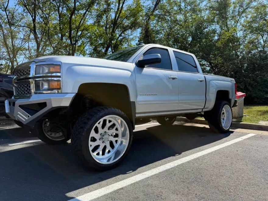 2015 Chevrolet Silverado 1500 LT Z71 photo 1