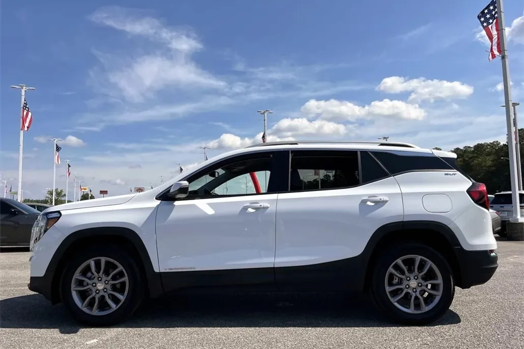 2024 Gmc Terrain SLT photo 1