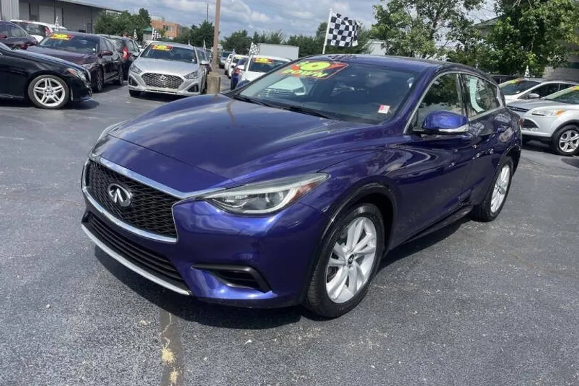 2017 Infiniti QX30 photo 1
