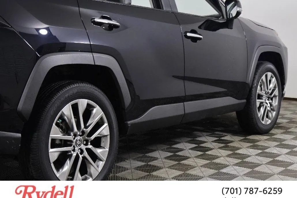 2020 Toyota RAV4 Limited photo 1
