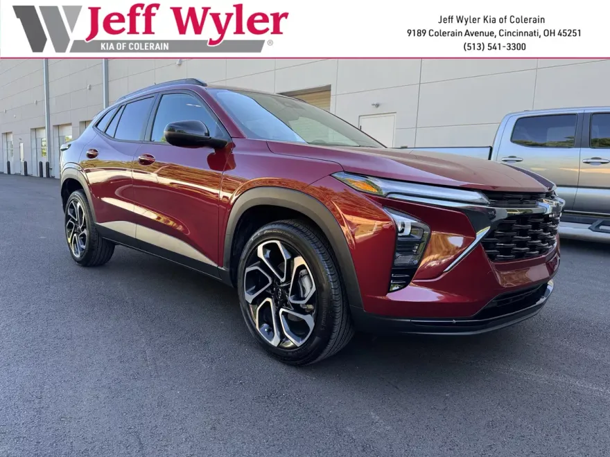 2025 Chevrolet Trax photo 1