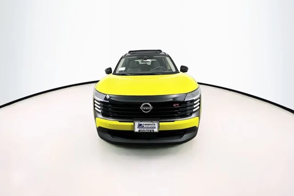 2025 Nissan Kicks SR photo 1