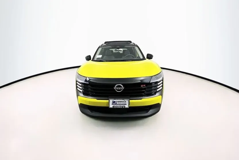 2025 Nissan Kicks SR photo 1