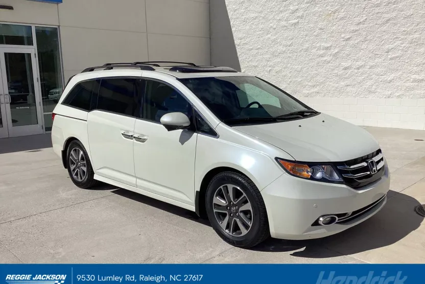 2014 Honda Odyssey Touring photo 1