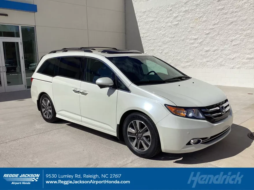 2014 Honda Odyssey Touring photo 1
