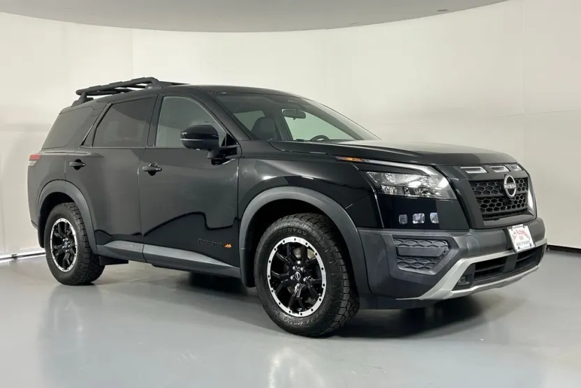 2023 Nissan Pathfinder SV photo 1