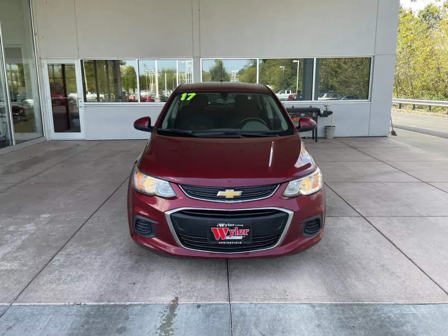 2017 Chevrolet Sonic LT photo 1