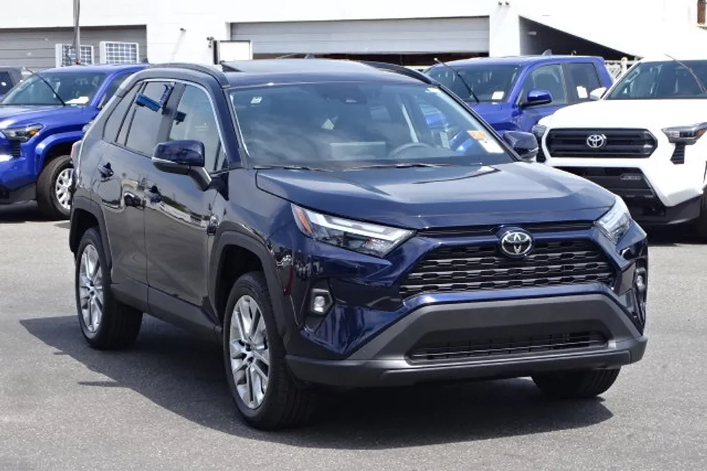 2025 Toyota RAV4 XLE Premium photo 1