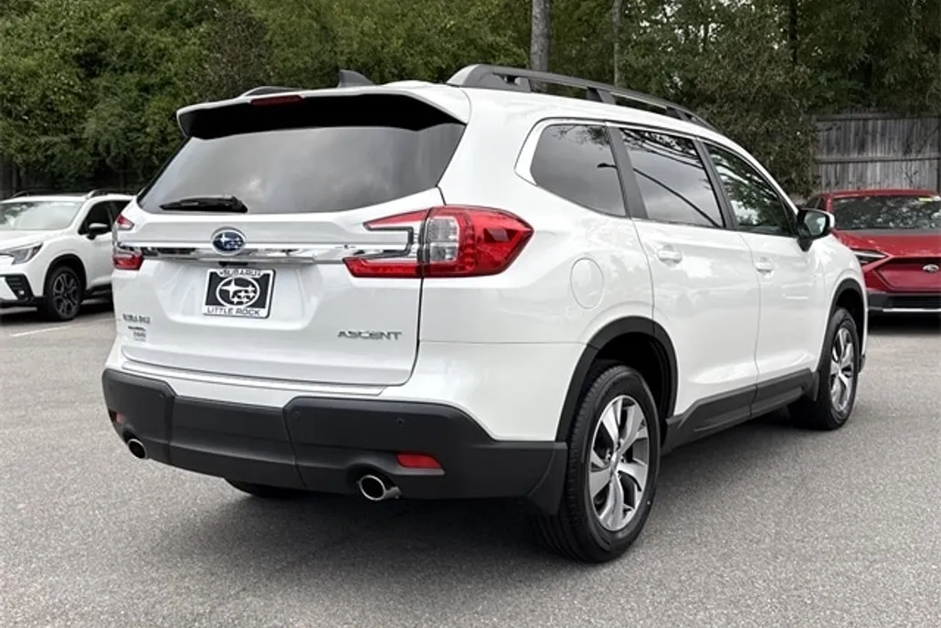 2025 Subaru Ascent Premium photo 1