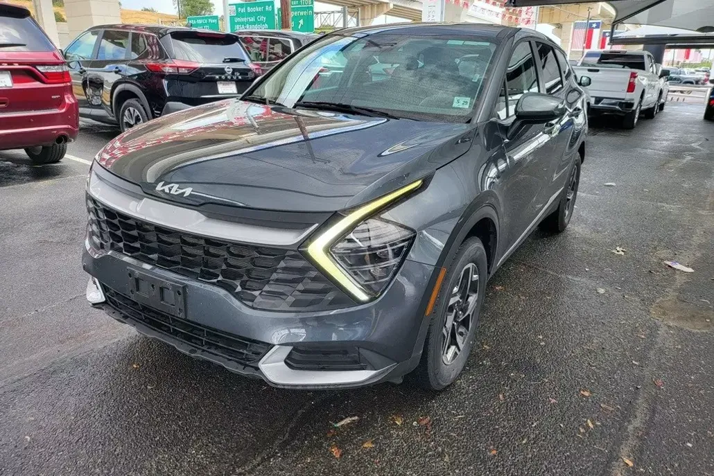 2024 Kia Sportage LX photo 1