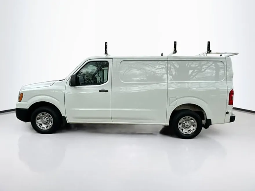 2020 Nissan NV2500 HD SV photo 1