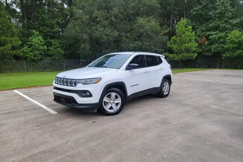 2022 Jeep Compass Latitude photo 1