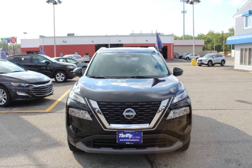 2022 Nissan Rogue SV photo 1